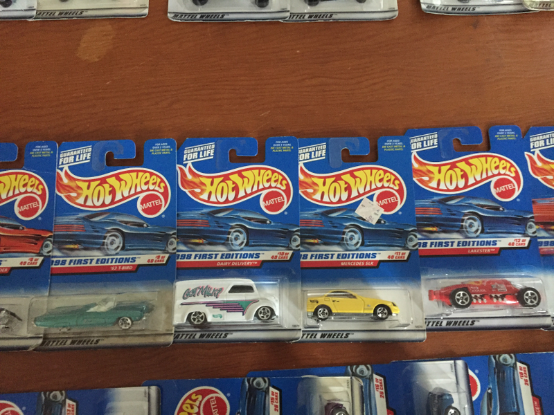 Illustration for article titled Enormous Die-Cast Collection - Box 45 - Let the Hot Wheels Roll...